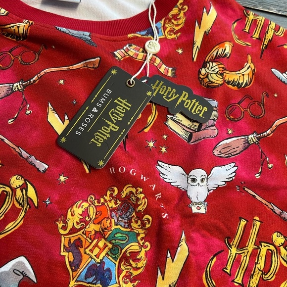 NWT Bums and Roses Harry Potter Back to Hogwarts Red Unisex Oversized Crew Neck - Picture 6 of 10